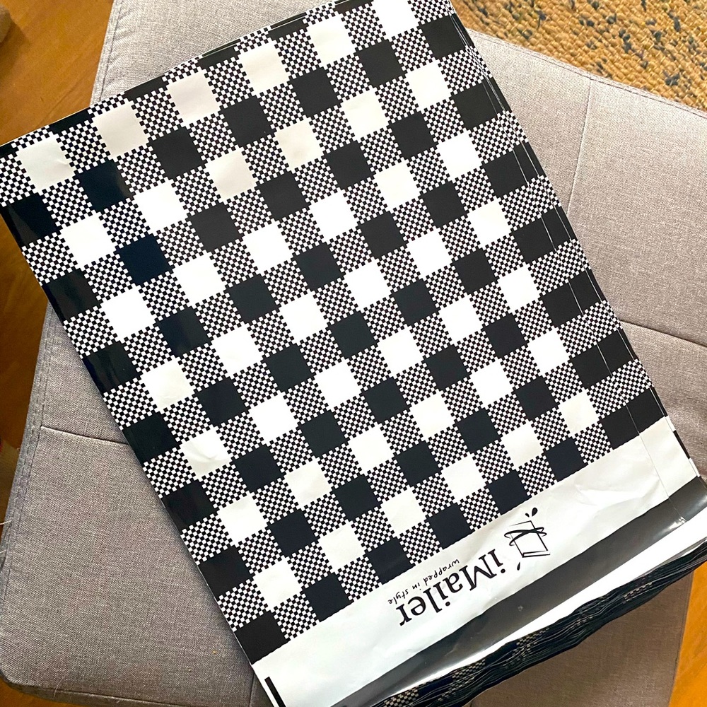 20 Poly Mailers — Black and White Check